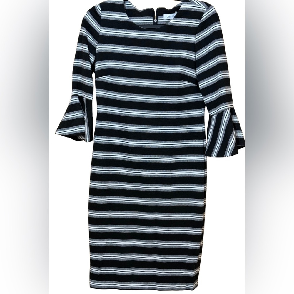 Calvin Klein Black & White Striped Bell Sleeve Dress – Size 6 | Classic & Chic‎